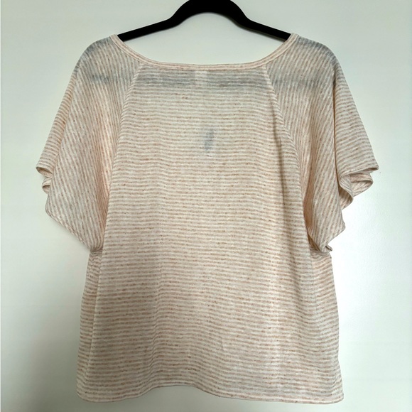 Old Navy linen blend striped tee with snaps. - Picture 2 of 4